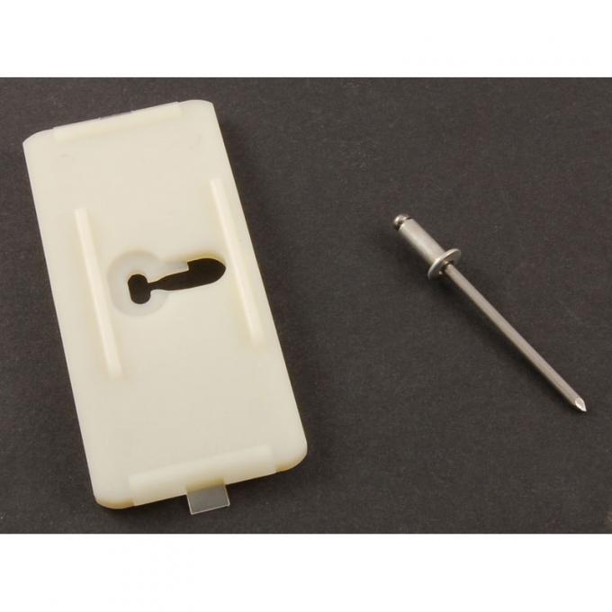 Dennis Carpenter Body Side Lower Door Molding Clip - 1980-86 Ford Truck, 1980-86 Ford Bronco    E0TZ-1021066-A