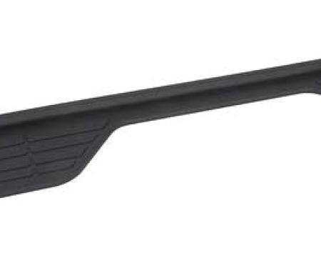 OER 1988-00 Chevrolet, GMC C/K GMT400 Fleetside Pickup, 1992-94 Blazer, 1992-00 Tahoe, Yukon, 1992-99 GMT400 Suburban, Rear Bumper Step Pad, One Piece Pad T70427